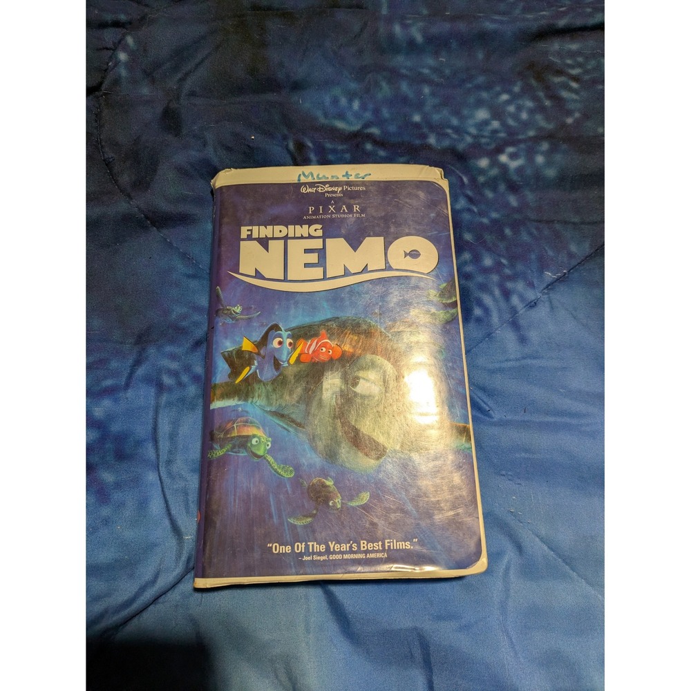 Disney Pixar Finding Nemo‎ VHS 2003 Movie White Clamshell Case 30081